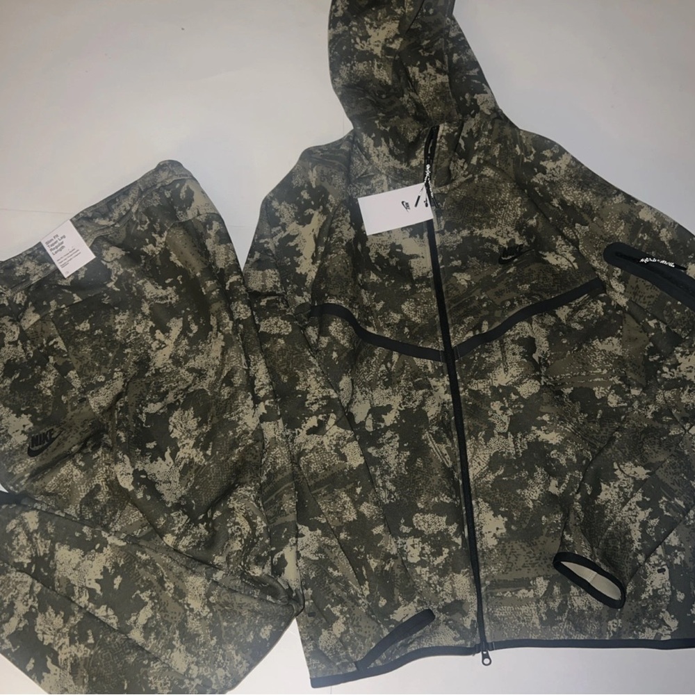 Nike Sportswear Tech Fleece Camo Full-Zip hoodie & Joggers set Men Sz S, M, or L